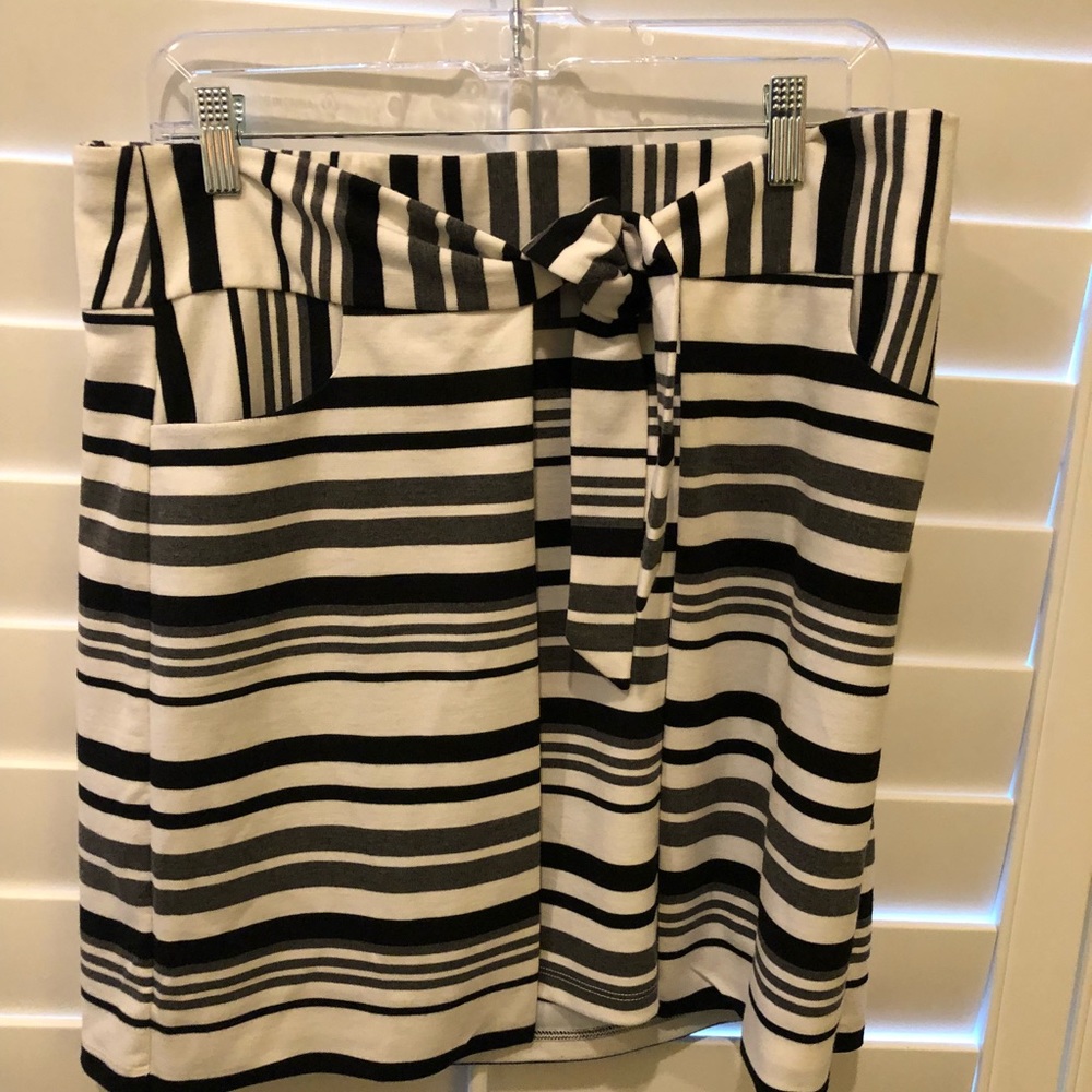 Cabi skirt